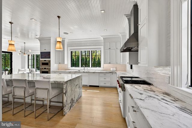 4432 CHESTNUT LN NW, Washington, DC 20007