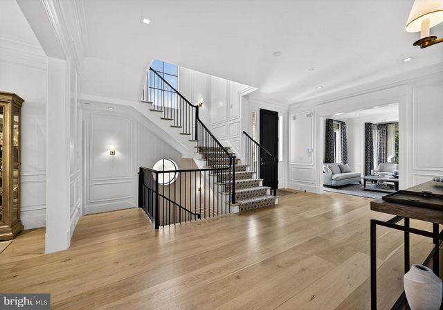 4432 CHESTNUT LN NW, Washington, DC 20007