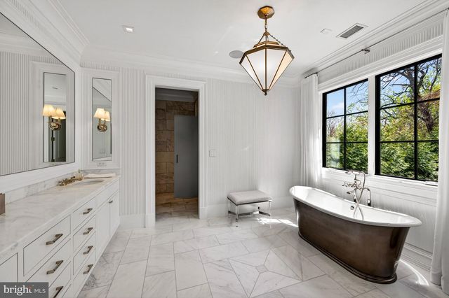 4432 CHESTNUT LN NW, Washington, DC 20007