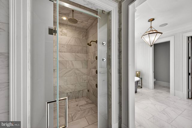 4432 CHESTNUT LN NW, Washington, DC 20007