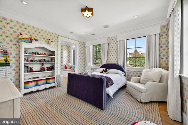 4432 CHESTNUT LN NW, Washington, DC 20007