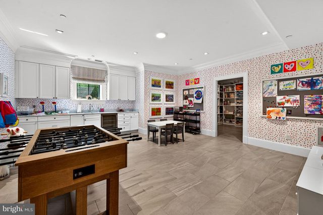 4432 CHESTNUT LN NW, Washington, DC 20007