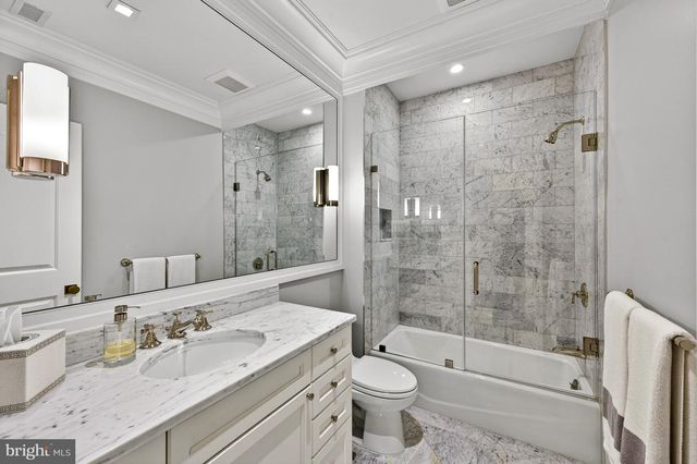 4432 CHESTNUT LN NW, Washington, DC 20007