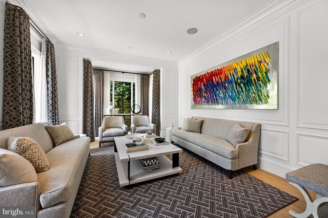 4432 CHESTNUT LN NW, Washington, DC 20007