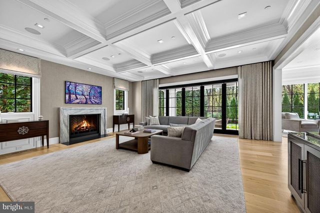 4432 CHESTNUT LN NW, Washington, DC 20007