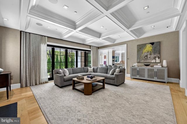 4432 CHESTNUT LN NW, Washington, DC 20007