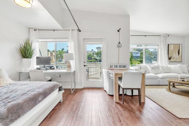 687 S Coast Highway 101 302, Encinitas, CA 92024