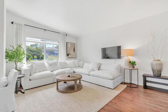 687 S Coast Highway 101 302, Encinitas, CA 92024