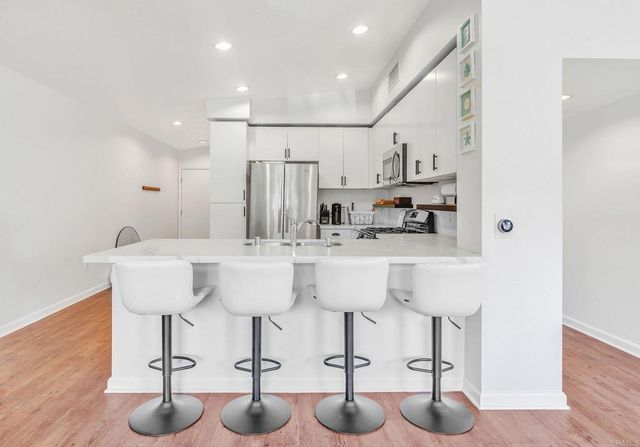 687 S Coast Highway 101 302, Encinitas, CA 92024