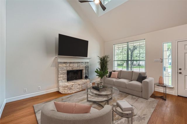 2033 Northview DR, San Marcos, TX 78666