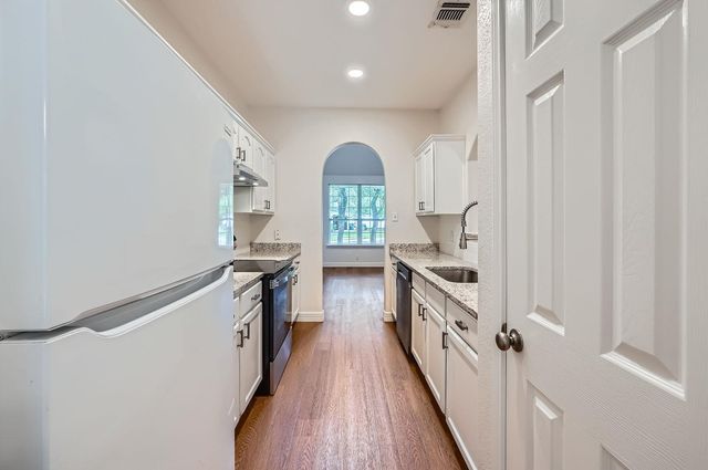 2033 Northview DR, San Marcos, TX 78666