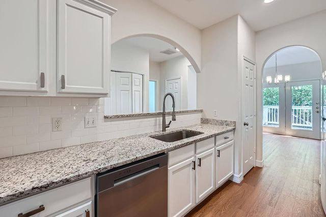 2033 Northview DR, San Marcos, TX 78666