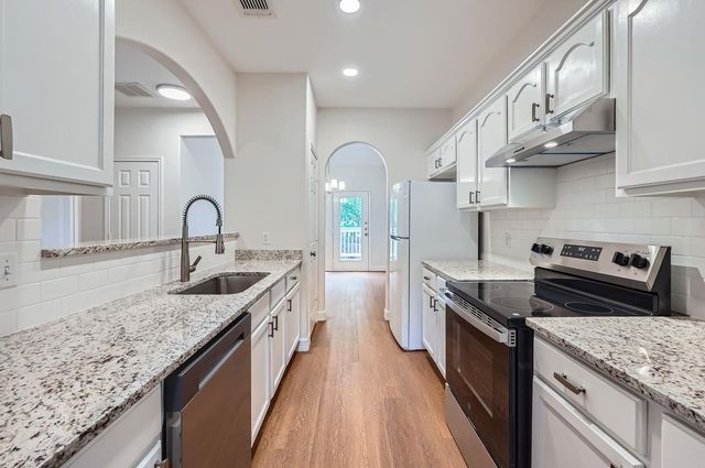 2033 Northview DR, San Marcos, TX 78666