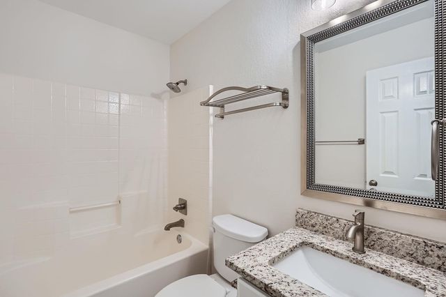 2033 Northview DR, San Marcos, TX 78666