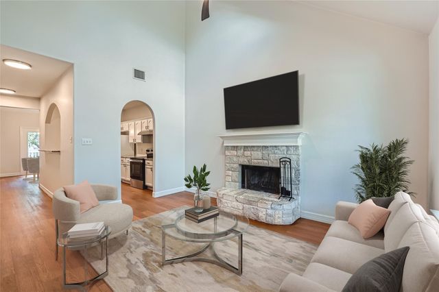 2033 Northview DR, San Marcos, TX 78666