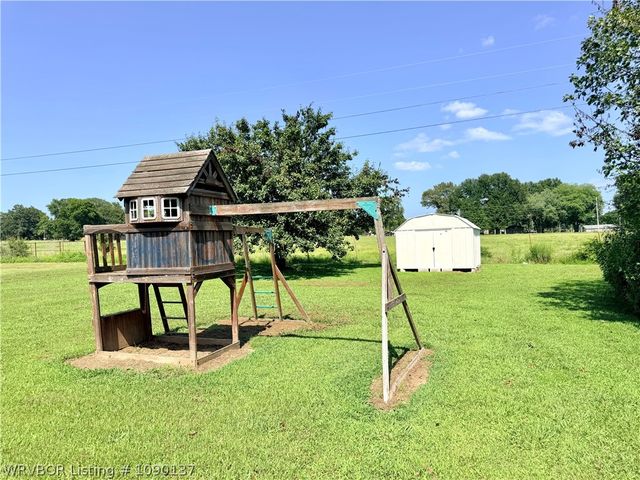 900 Gregory Avenue, Pocola, OK 74902