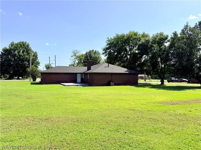 900 Gregory Avenue, Pocola, OK 74902