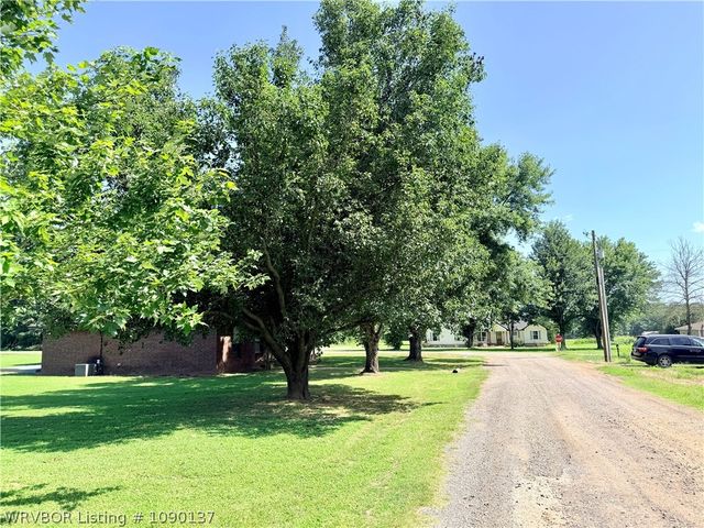 900 Gregory Avenue, Pocola, OK 74902