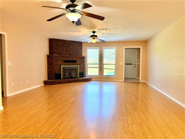 900 Gregory Avenue, Pocola, OK 74902