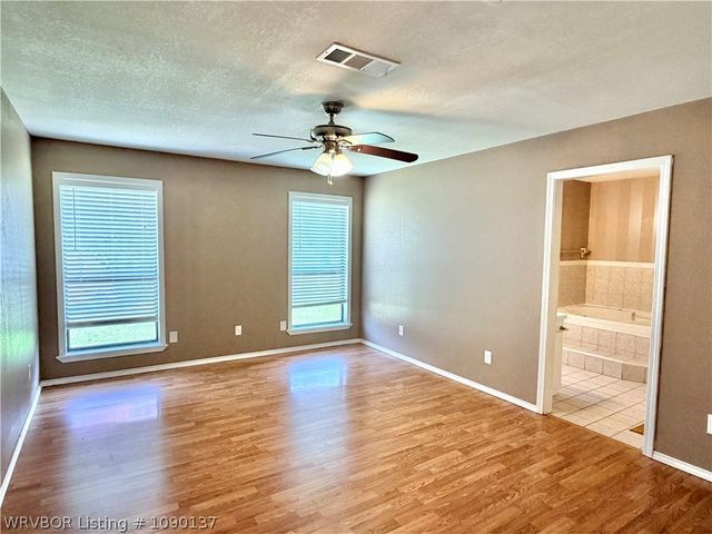 900 Gregory Avenue, Pocola, OK 74902