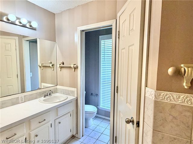 900 Gregory Avenue, Pocola, OK 74902