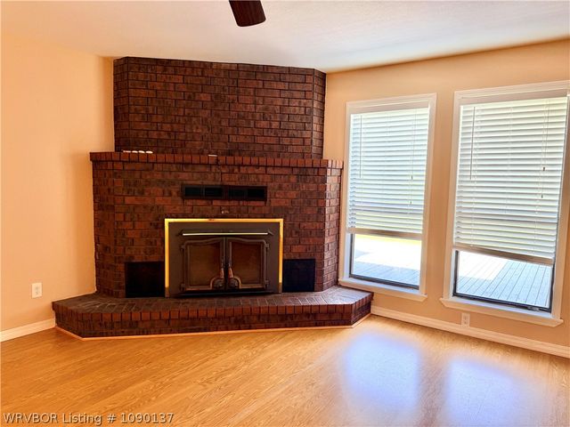 900 Gregory Avenue, Pocola, OK 74902