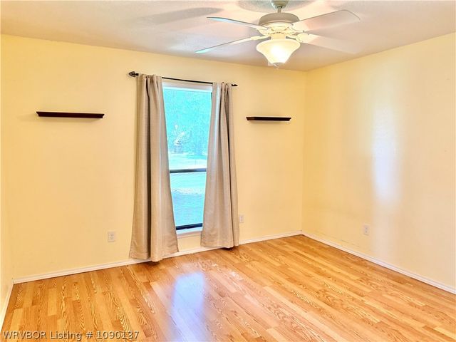 900 Gregory Avenue, Pocola, OK 74902