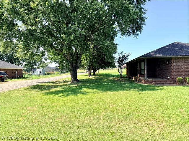 900 Gregory Avenue, Pocola, OK 74902