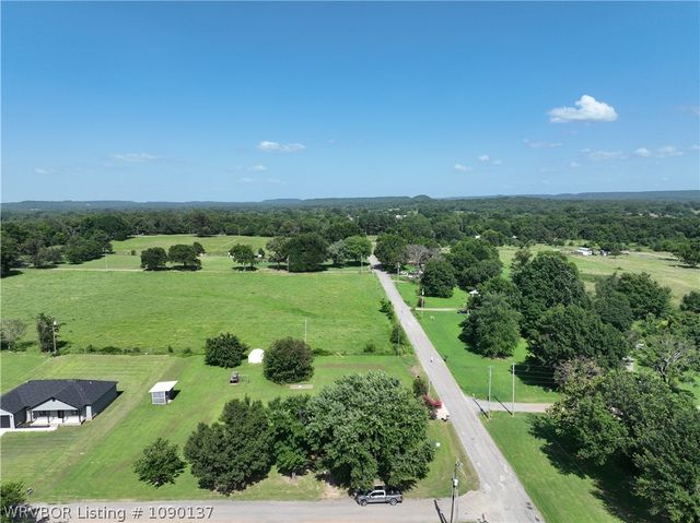900 Gregory Avenue, Pocola, OK 74902