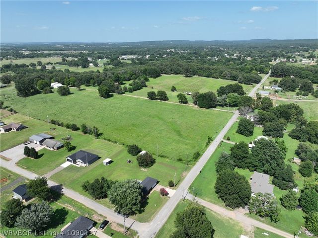 900 Gregory Avenue, Pocola, OK 74902