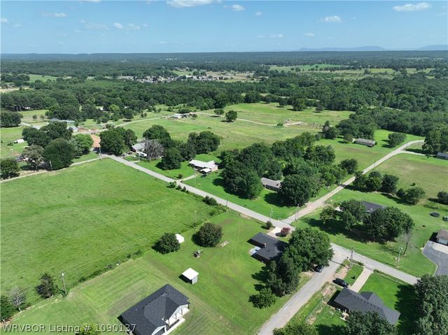900 Gregory Avenue, Pocola, OK 74902