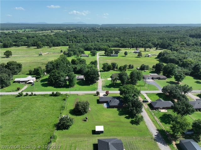 900 Gregory Avenue, Pocola, OK 74902