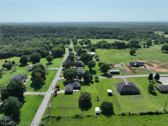 900 Gregory Avenue, Pocola, OK 74902