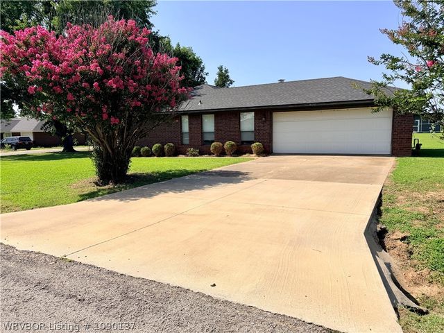 900 Gregory Avenue, Pocola, OK 74902