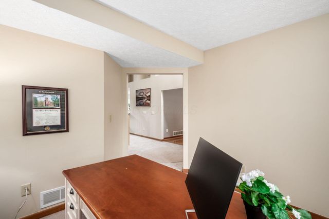 6641 Wisteria Circle, Dublin, OH 43016