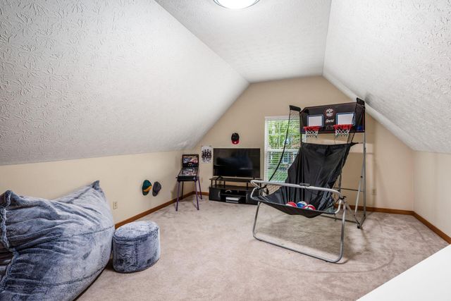 6641 Wisteria Circle, Dublin, OH 43016