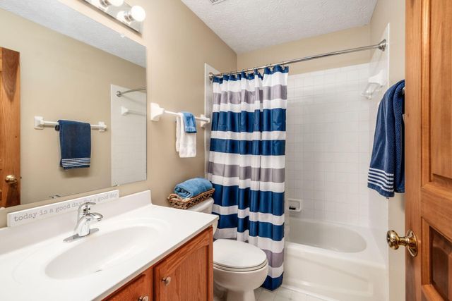 6641 Wisteria Circle, Dublin, OH 43016