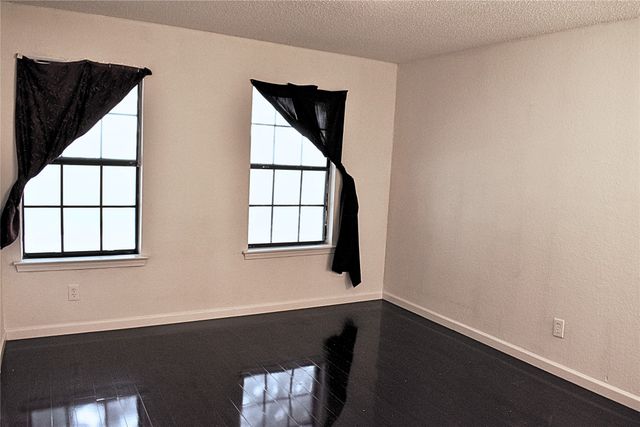 7415 Kingswood Drive, Fort Worth, TX 76133