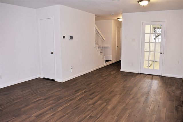 7415 Kingswood Drive, Fort Worth, TX 76133