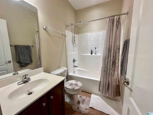 2726 OXMOOR GLEN DRIVE, Birmingham, AL 35211