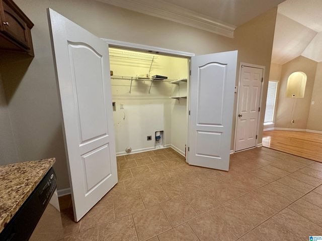 2726 OXMOOR GLEN DRIVE, Birmingham, AL 35211