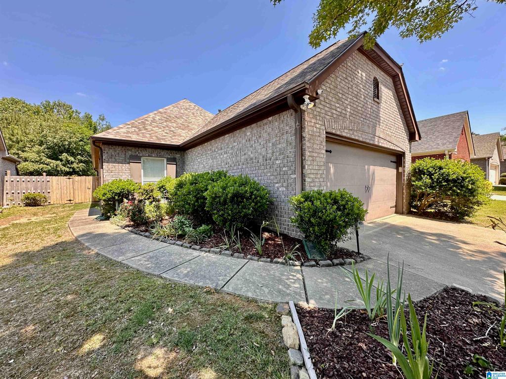 2726 OXMOOR GLEN DRIVE, Birmingham, AL 35211