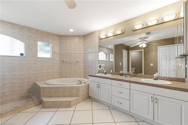 1735 SW 43rd TER, Cape Coral, FL 33914