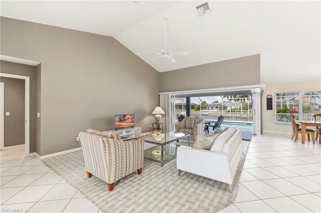 1735 SW 43rd TER, Cape Coral, FL 33914