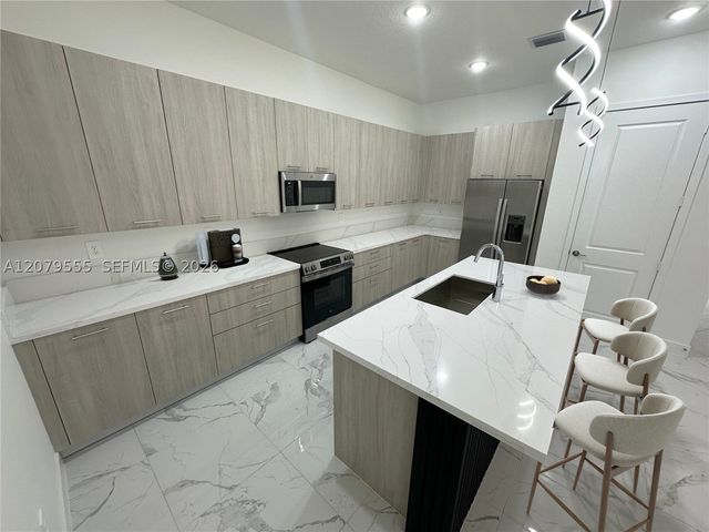 12273 SW 44th St, Davie, FL 33330