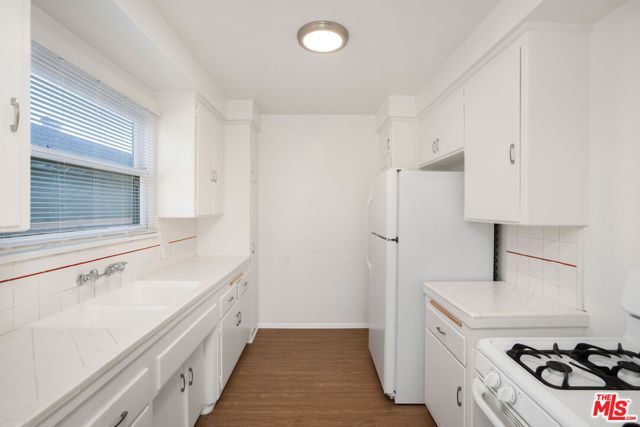 6509 Brynhurst Avenue, Los Angeles, CA 90043