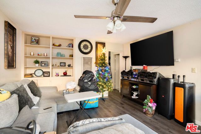 6509 Brynhurst Avenue, Los Angeles, CA 90043