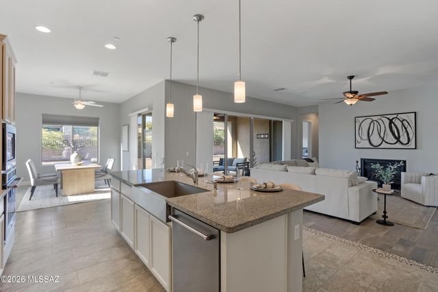 14035 N Speckled Burro Lane, Marana, AZ 85658