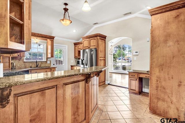 1017 E Olive St., Tyler, TX 75702