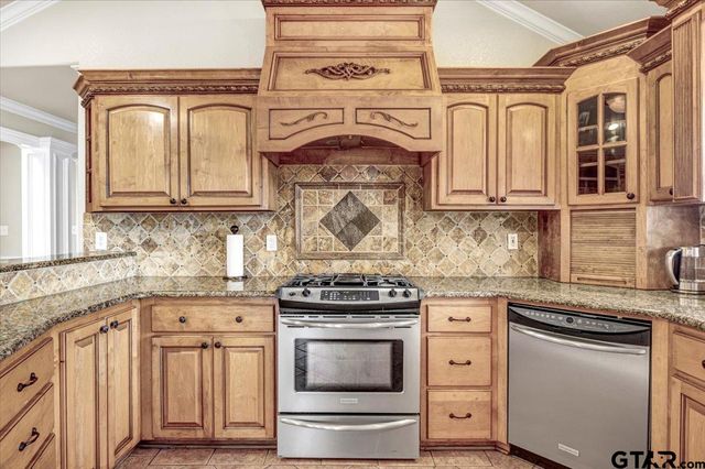 1017 E Olive St., Tyler, TX 75702